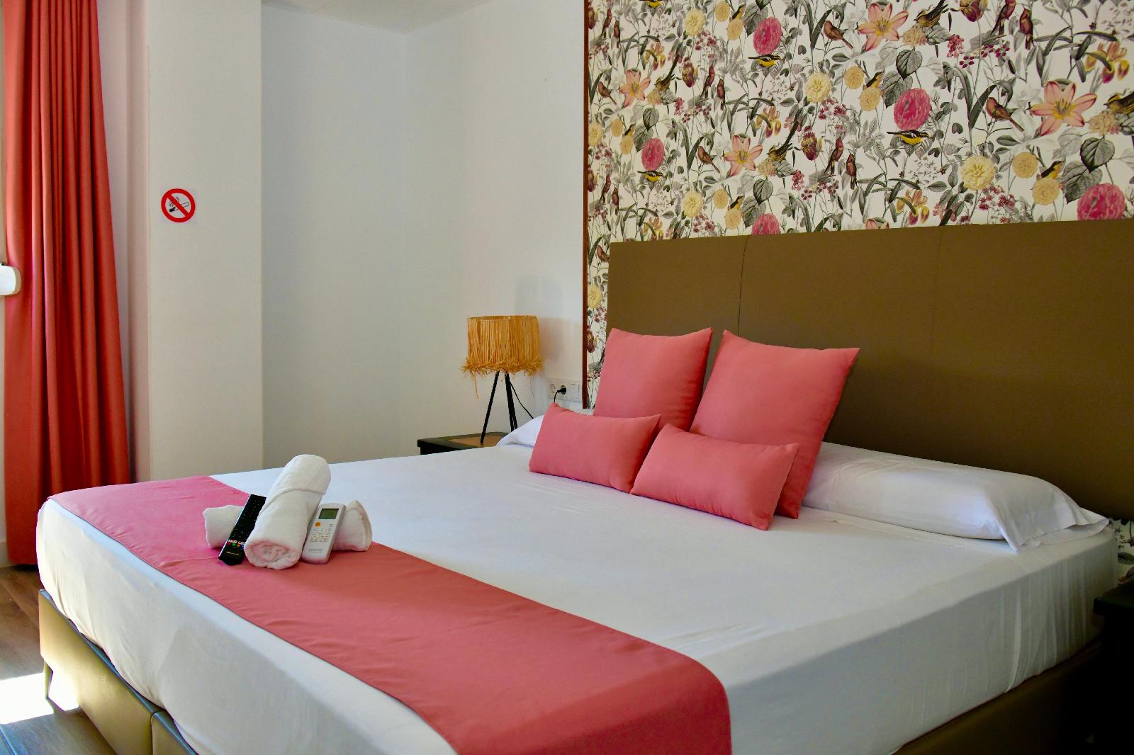 Hostal Garden Rous