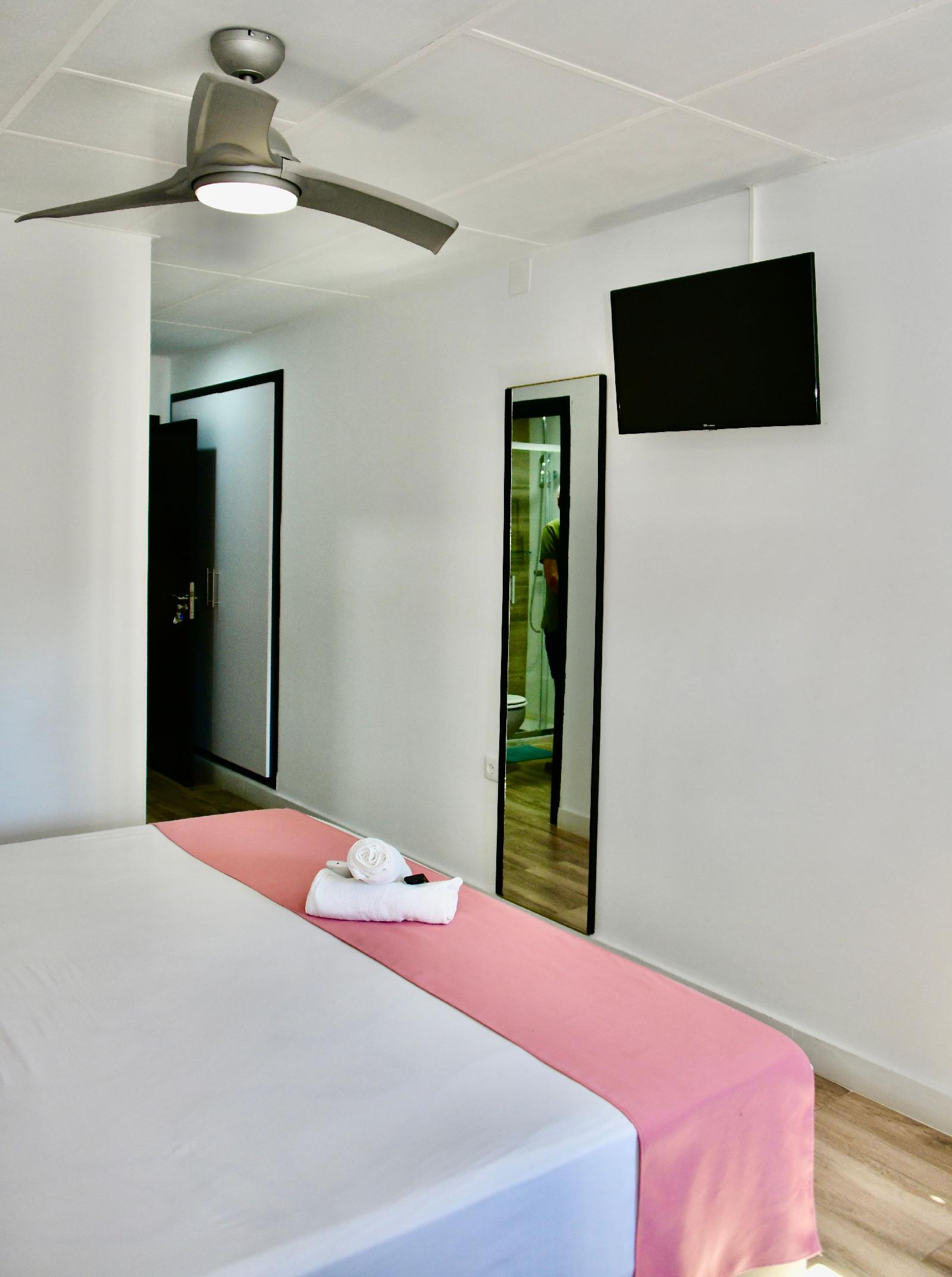 Hostal Garden Rous