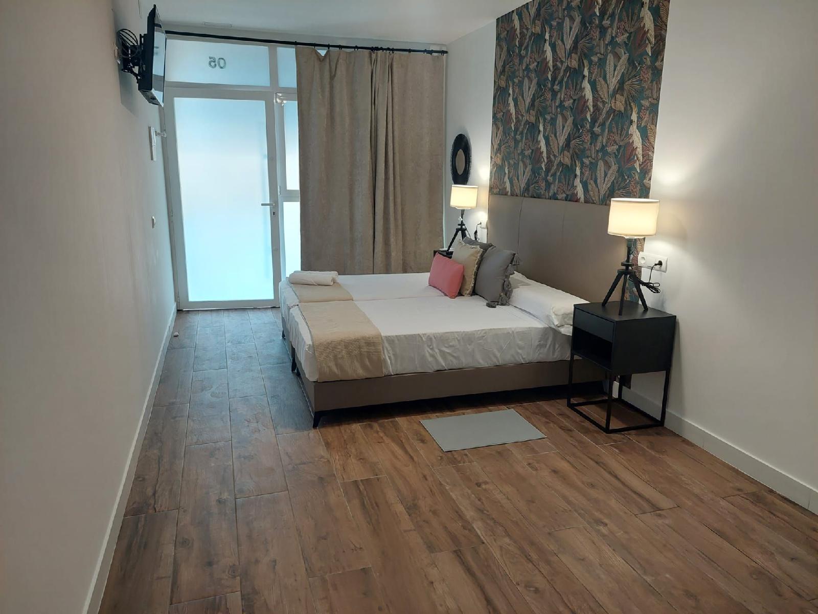 Hostal Garden Rous