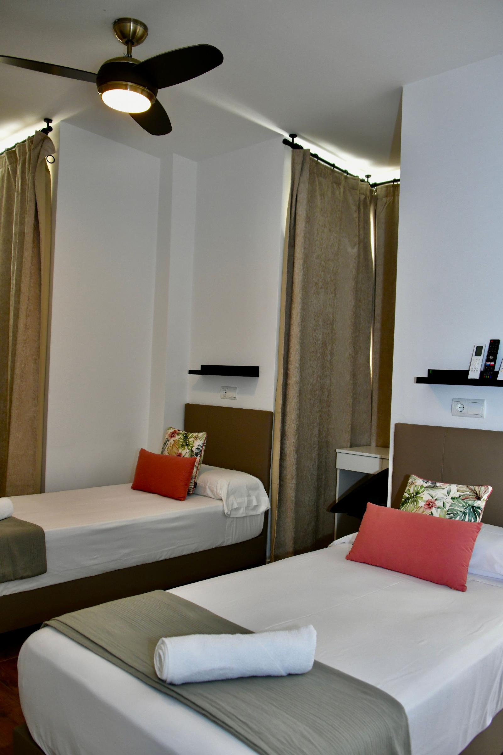 Hostal Garden Rous