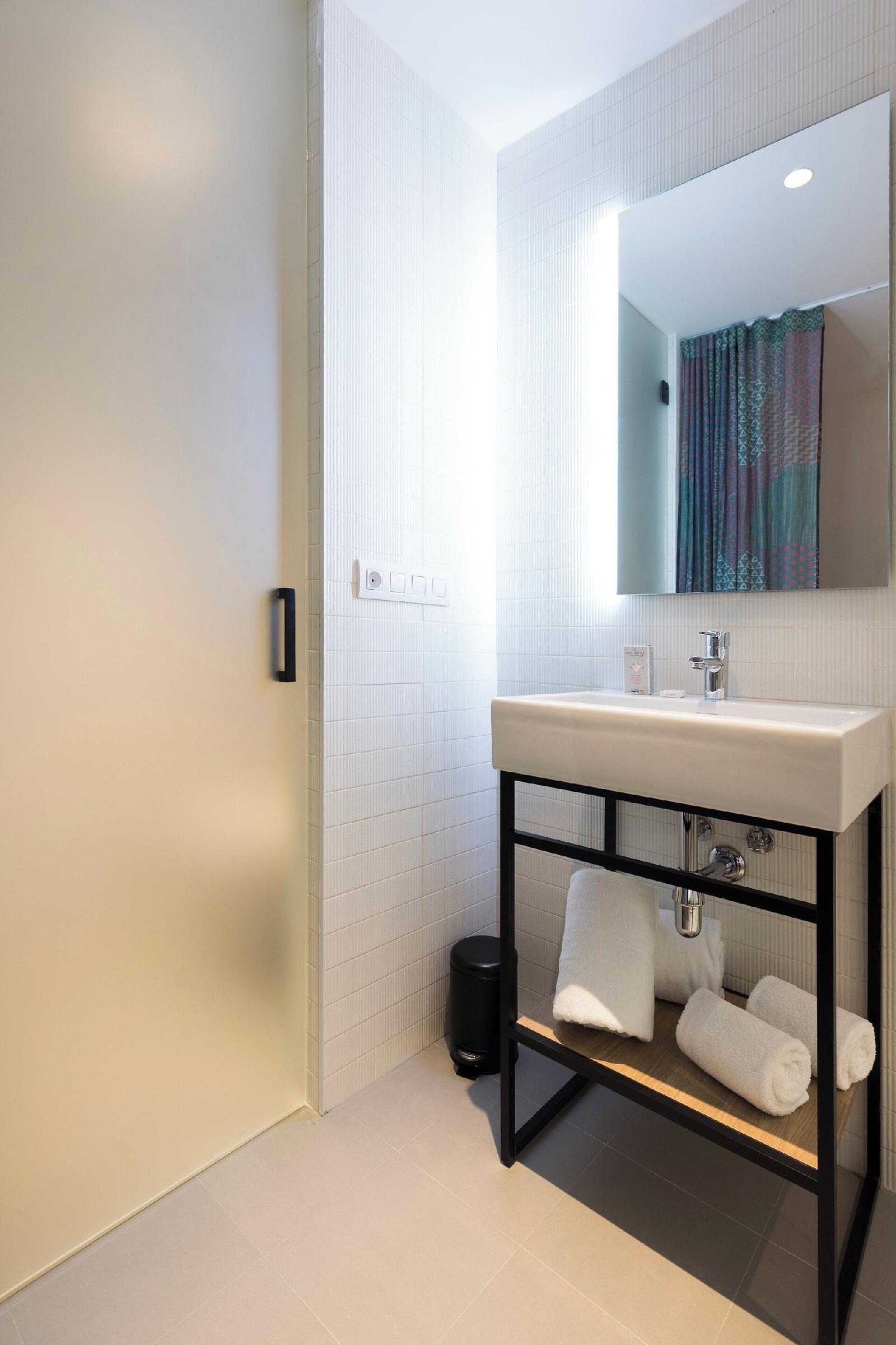 Axel Hotel Bilbao – Adults Only