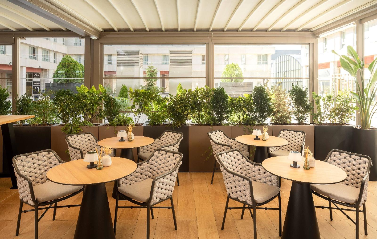 Apartamentos Madrid Airport Affiliated By Meliá
