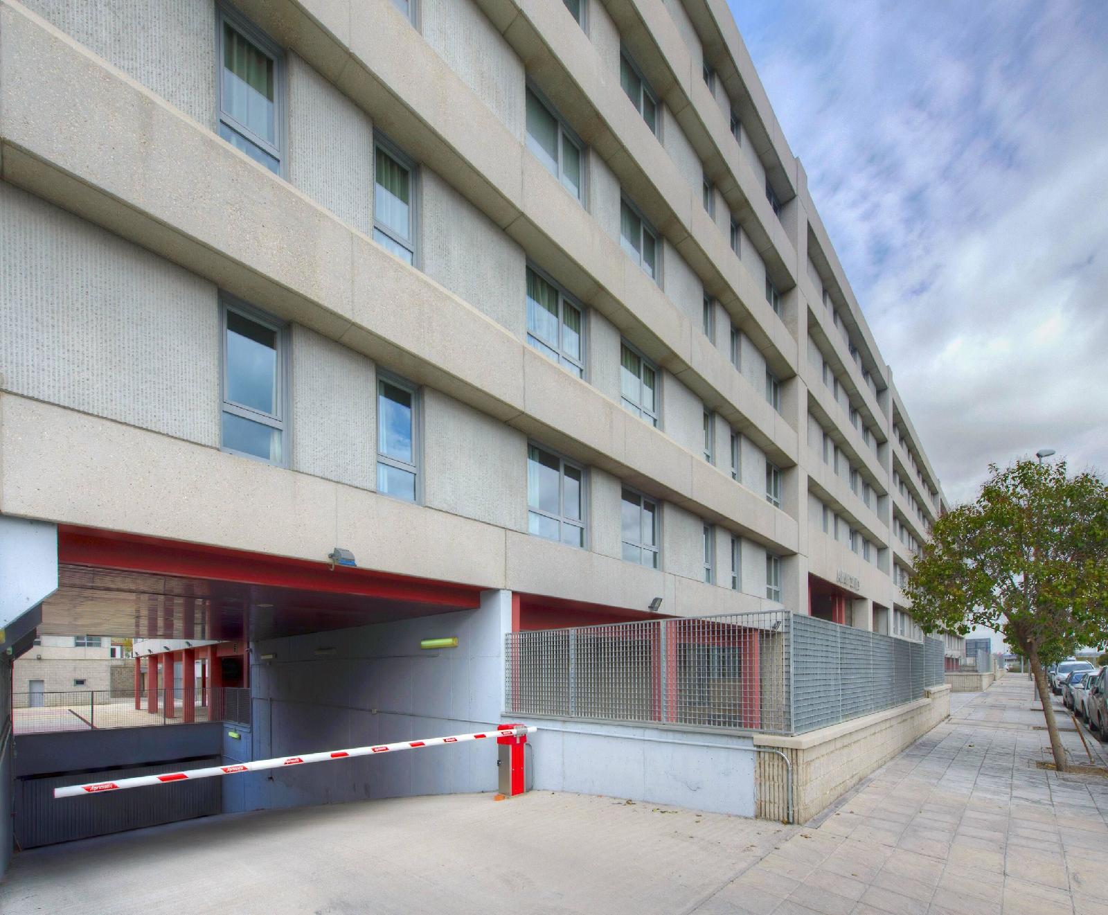Apartamentos Madrid Airport Affiliated By Meliá