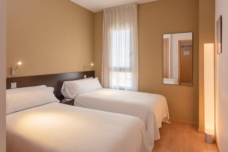 Apartamentos Madrid Airport Affiliated By Meliá
