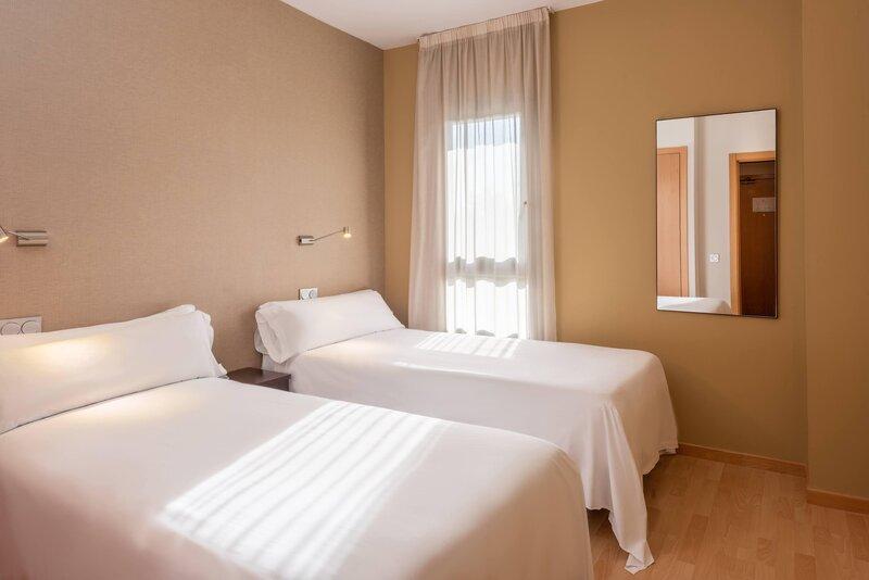 Apartamentos Madrid Airport Affiliated By Meliá