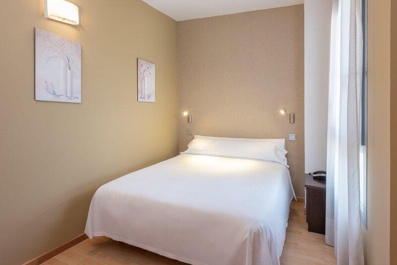 Apartamentos Madrid Airport Affiliated By Meliá