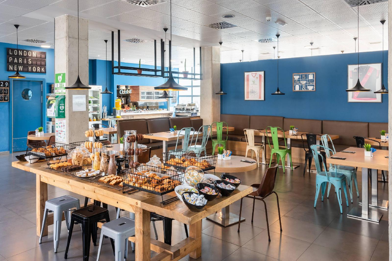 Apartamentos Madrid Airport Affiliated By Meliá