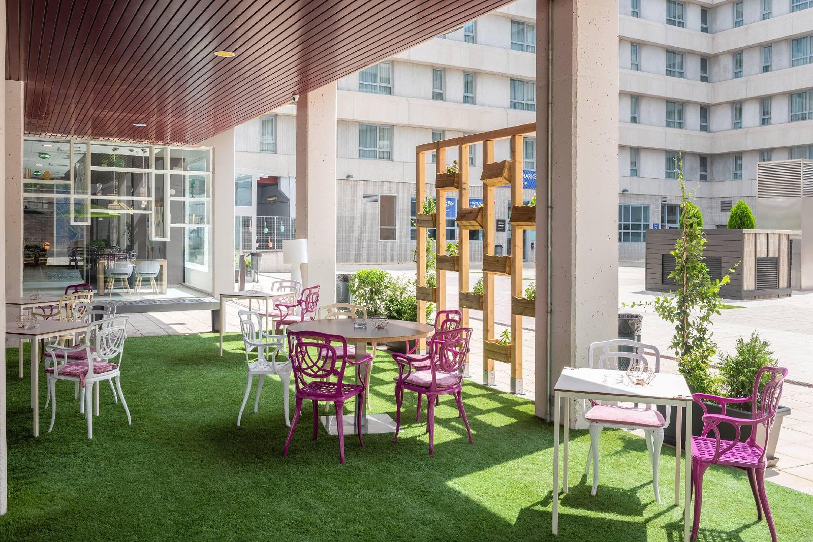 Apartamentos Madrid Airport Affiliated By Meliá