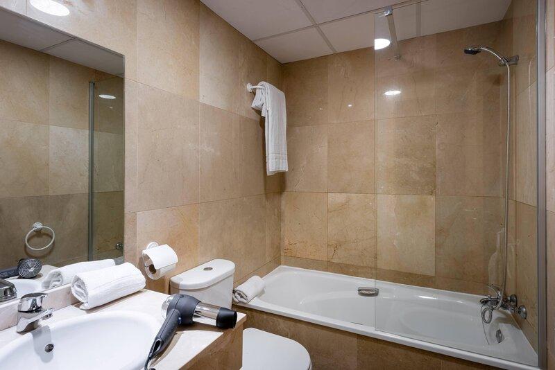 Apartamentos Madrid Airport Affiliated By Meliá