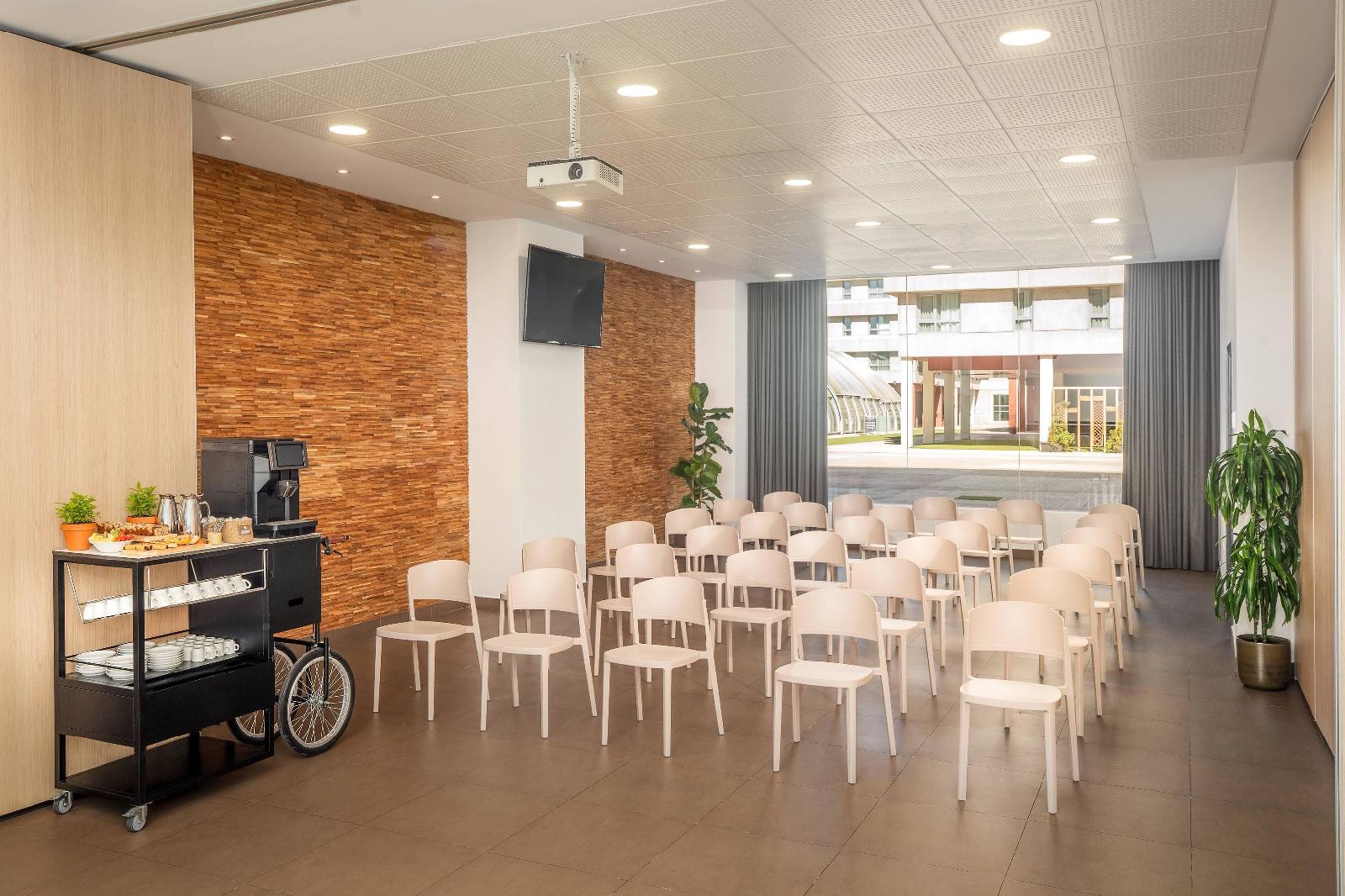 Madrid Airport Suites Affiliated By Meliá