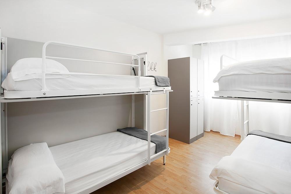 Sant Jordi Sagrada Familia Hostel