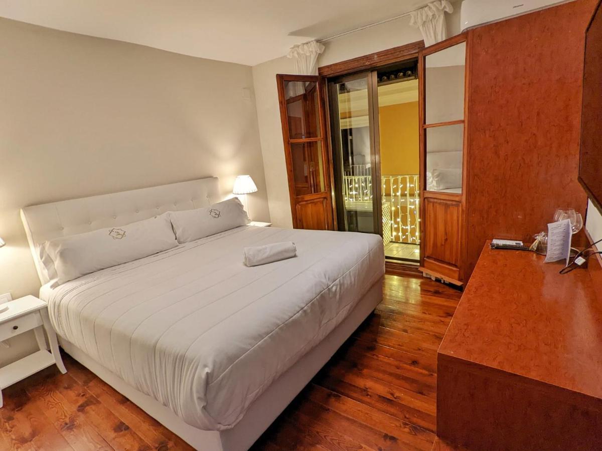 Catalina Suites Hotel