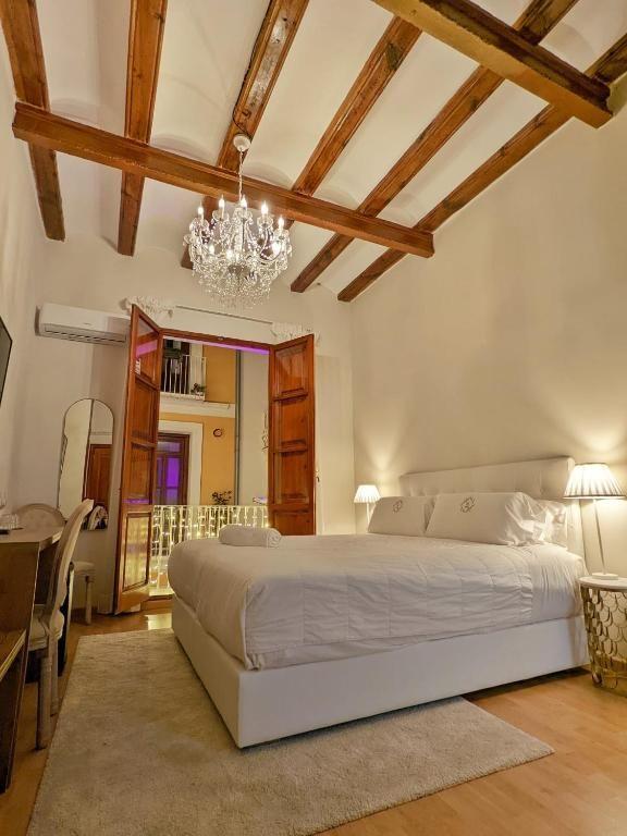 Catalina Suites Hotel