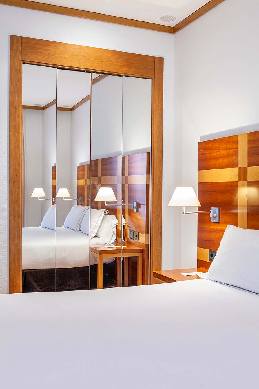 Senator Parque Central Hotel
