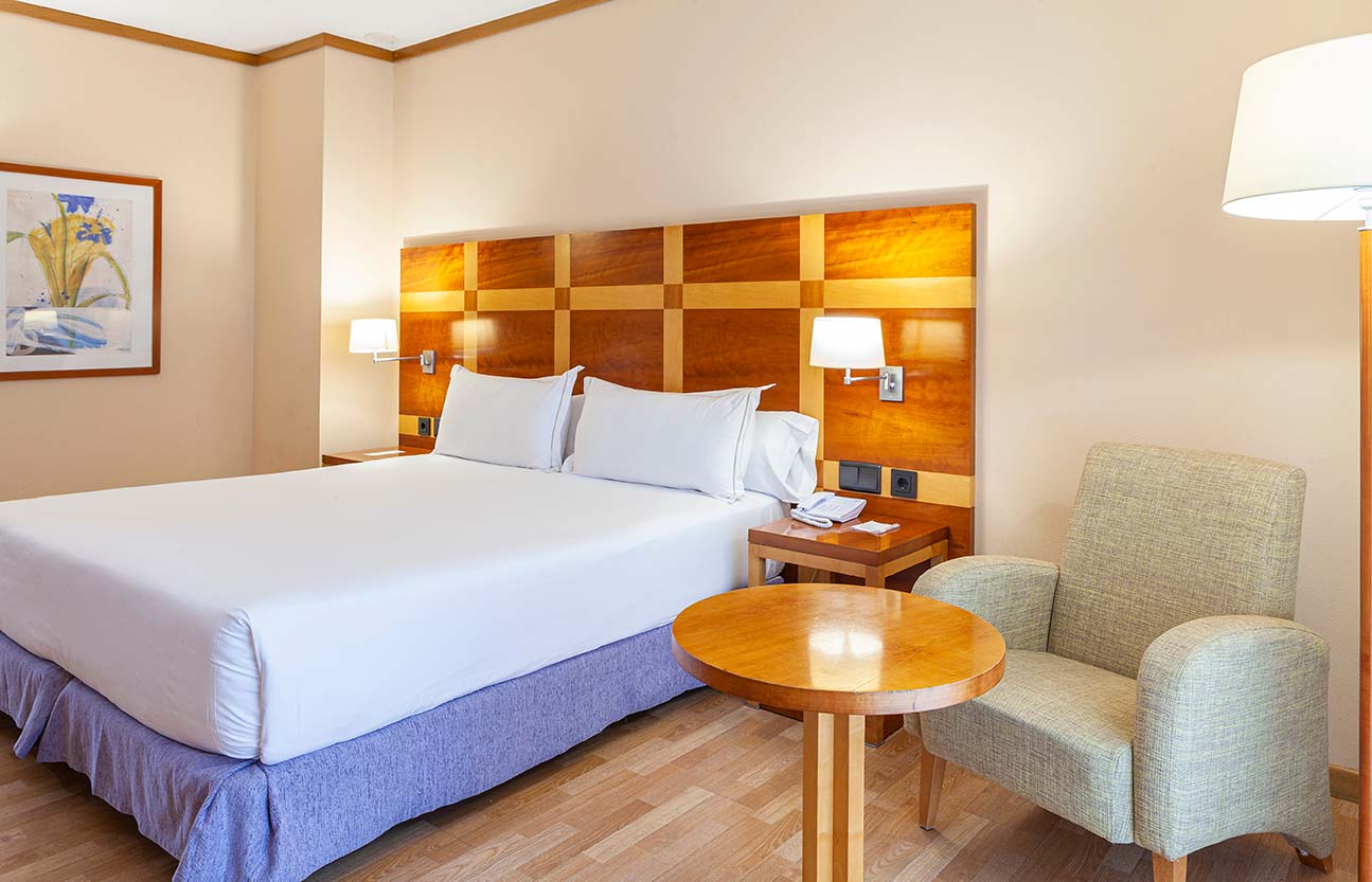 Senator Parque Central Hotel