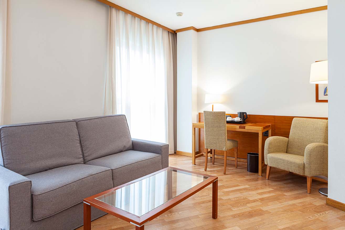 Senator Parque Central Hotel