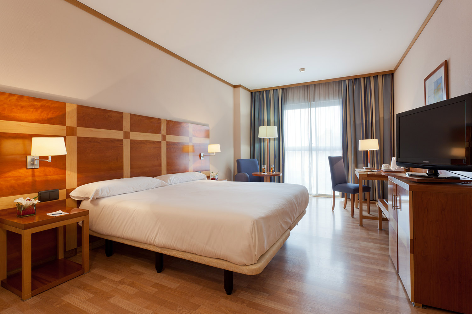 Senator Parque Central Hotel