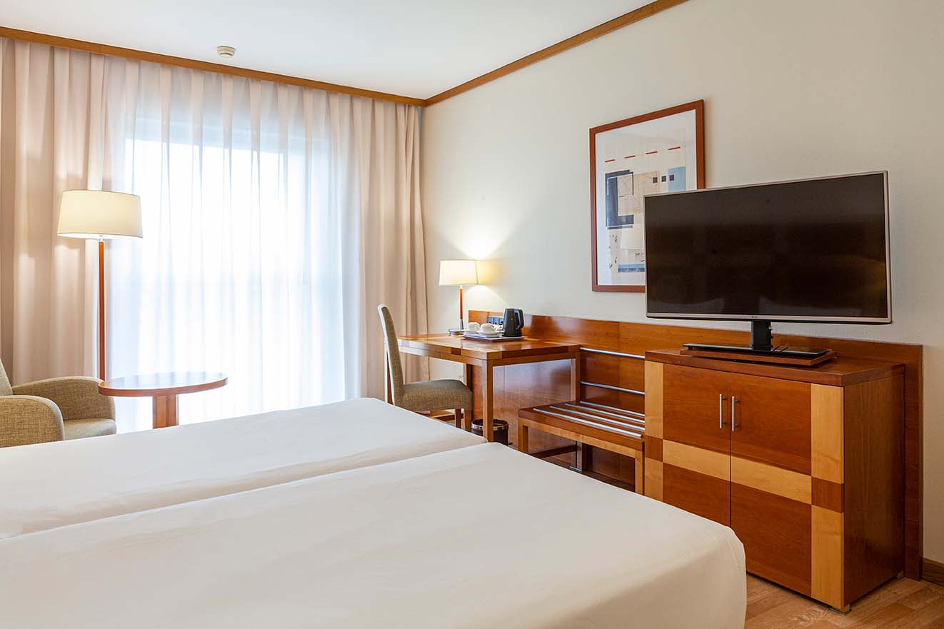 Senator Parque Central Hotel