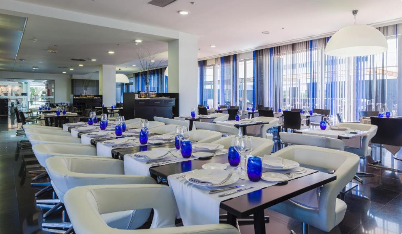 AXOR Barajas Hotel