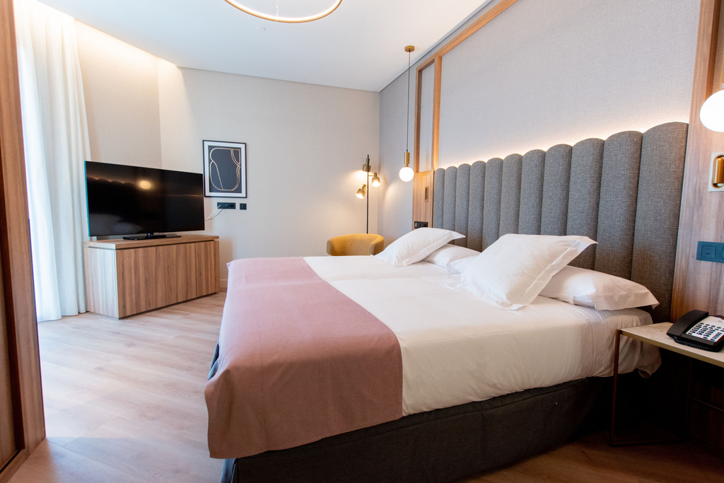 Hotel Giralda Center