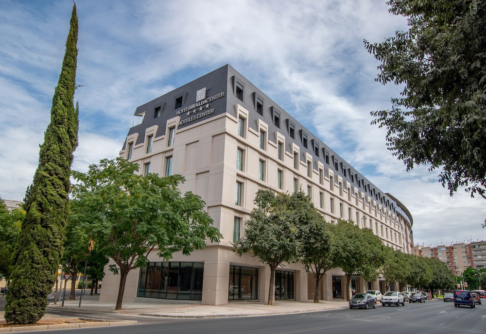 Hotel Giralda Center