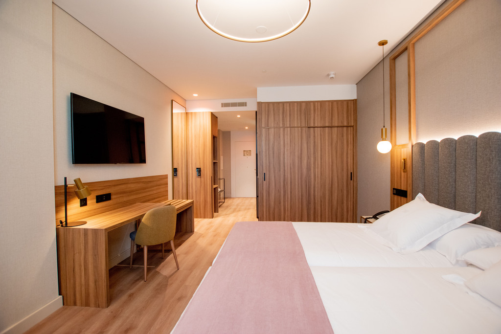 Hotel Giralda Center