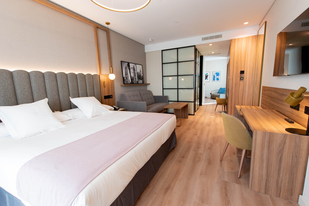 Hotel Giralda Center