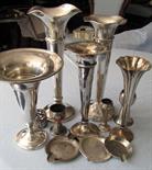 12 pieces of silver. Vases and other objects. Some pieces English.  966 grams gross. Some items