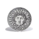 Fornasetti, Mailand  Fornasetti, Barnaba  Teller 'Sole', 1990er Jahre  Dm. 30,8 cm.  Fornasetti,