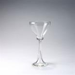 Benedikt von Poschinger, Oberzwieselau  Rotweinglas 'Menzel', 1900  H. 17,2 cm. Farbloses Glas,