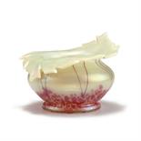 Glasfabrik Elisabeth, Pallme-König & Habel, Kosten bei Teplitz  Vase, 1900-1910  Gedrungene Form mit
