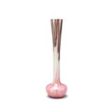 Glasfabrik Elisabeth, Pallme-König & Habel, Kosten bei Teplitz  Stangenvase, 1900-1905  H. 25 cm.