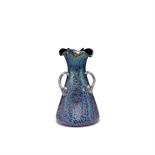 Glasfabrik Elisabeth, Pallme-König & Habel, Kosten bei Teplitz  Henkelvase, 1900-1905  Mit drei