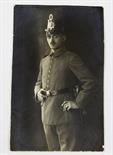SW-Aufnahme Polizist mit Tschako 1915  Karte mit SW- Aufnahme eine Polizisten in Uniform mit