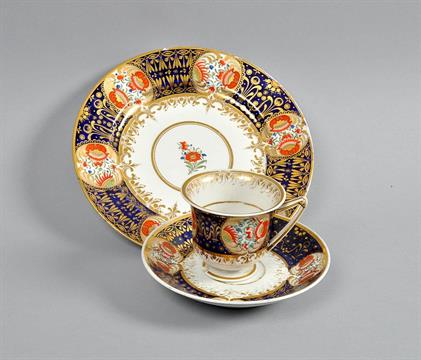 An Early 19c Flight Barr Barr Trio Of Coffee Cup Saucer And Plate All Decorated