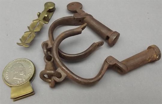 Dating hiatt handcuffs