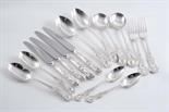 A CANTEEN OF QUEEN`S PATTERN FLATWARE & CUTLERY INCLUDING: Six table spoons             ten table