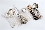 A QUANTITY OF MODERN ELECTROPLATED FLATWARE & CUTLERY in a variety of patterns (Jesmond, Dubarry &