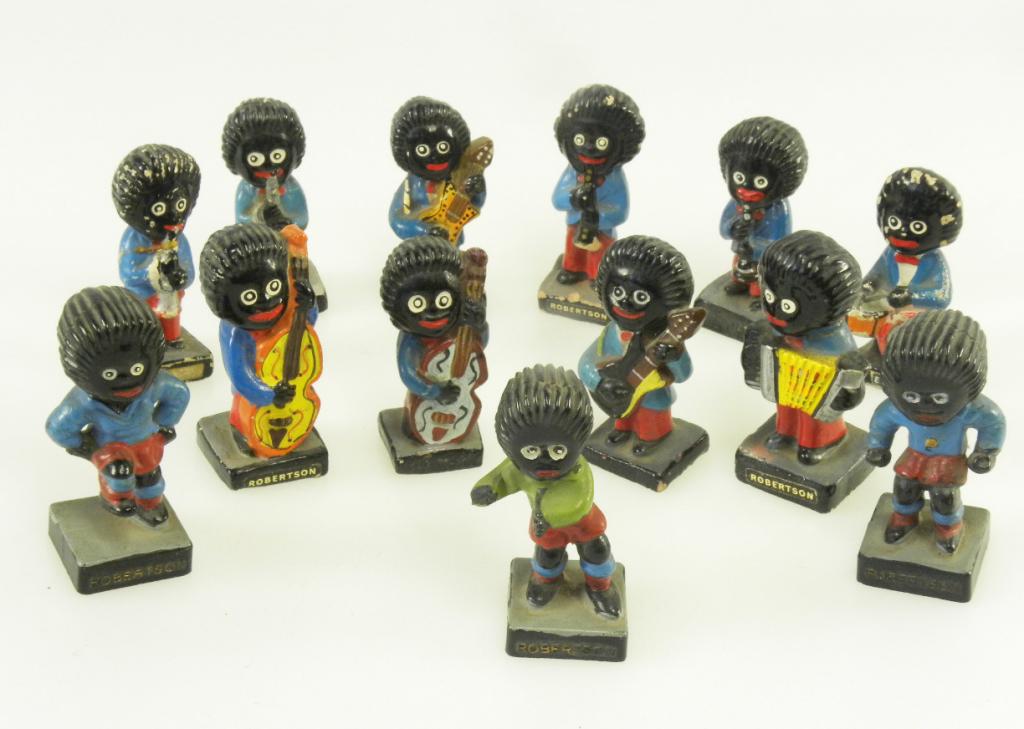 A ROBERTSONS GOLLIWOG BAND AND SEVERAL OTHER FIGURES