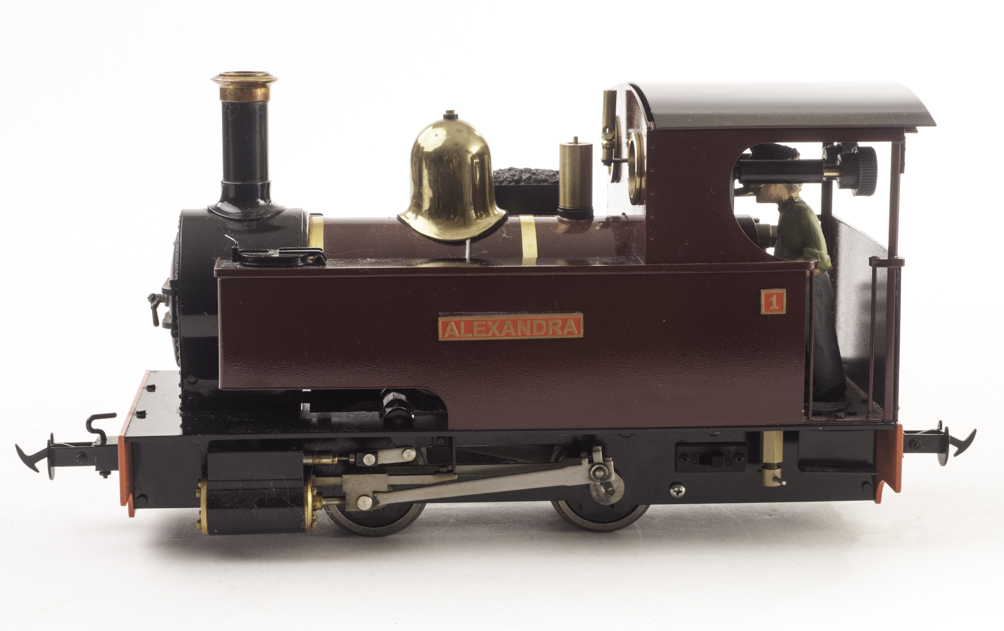 An Accucraft Gauge I narrow Gauge live steam 040 Side Tank