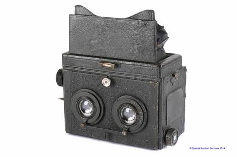 A Bentzin Stereo-Primar-Reflex Camera, serial no. 21126, with Carl Zeiss Jena Tessar f/4.5 75mm lenses, body, F, shutter not 