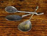 Three 15th Century Apostle Spoons, 5½ ins (14 cms) 5¼ ins (13.5 cms) and 5 ins (13 cms) in length.