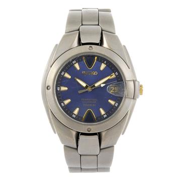 seiko titanium perpetual calendar watch