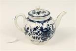 Eighteenth century Worcester blue and white teapot, painted in the Mansfield pattern - blue crescent