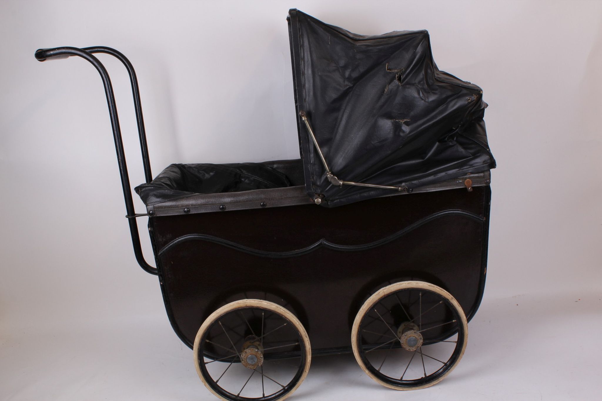 1920s pram