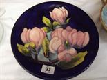 MOORCROFT-STYLE, magnolia plate