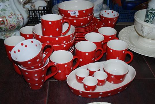 A large quantity of Spode \'\'Baking Days\'\' Polka Dot tableware incl ... A large quantity of Spode \'\'Baking Days\'\' Polka Dot tableware incl ...