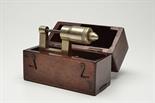 ELLIOTT BROS. LONDON A CASED VINTAGE GUNMAKERS MICROMETER constructed of nickel silver signed by the