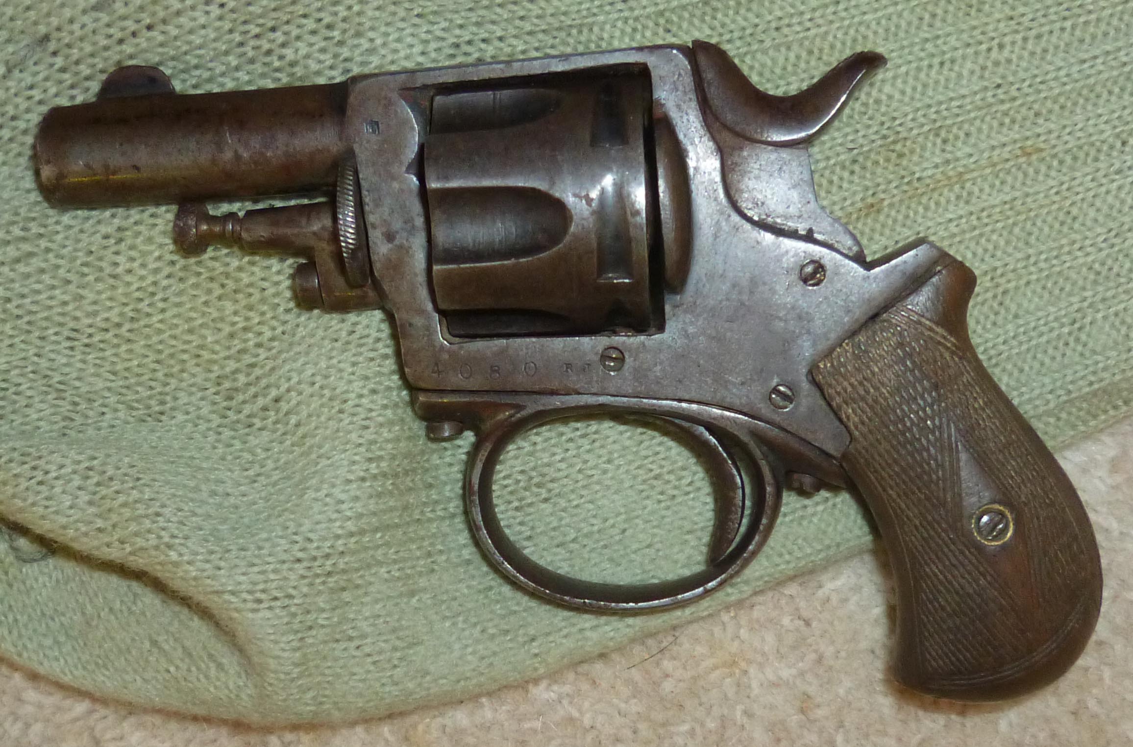 A late 19th century 'British Bulldog' .320 (obsolete calibre) six shot