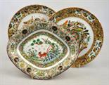 A pair of Chinese porcelain Canton famille rose plates decorated with butterflies, 24.5 cm, 19th